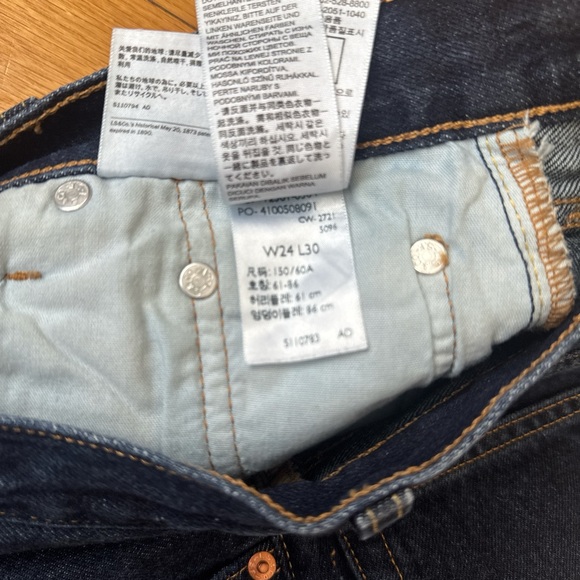 Levi's 501s - Size 24 - Picture 5 of 5